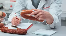 В Госдуме предложили сажать в тюрьму за использование «мясного клея».webp
