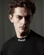 Китайский бренд EBANAT выпускает новую футболку к Новому году 2.webp