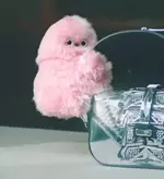 В Японии придумали замену Labubu - появился новый брелок для сумки.webp