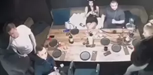 Боксёр до смерти избил посетителя бара на глазах у его друзей из-за бывшей девушки.webp