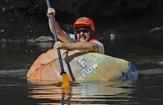 Самое длительное путешествие на лодке из тыквы.webp