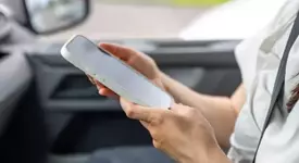 Гаишники начали требовать показать содержимое смартфона.webp