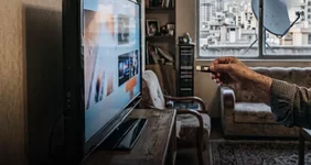 Как в Иране обходят интернет-цензуру с помощью спутникового ТВ.webp